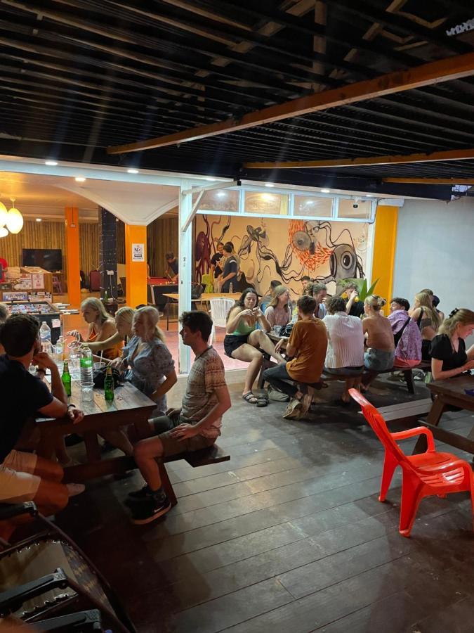 Revolution Koh Tao Hostel Eksteriør bilde